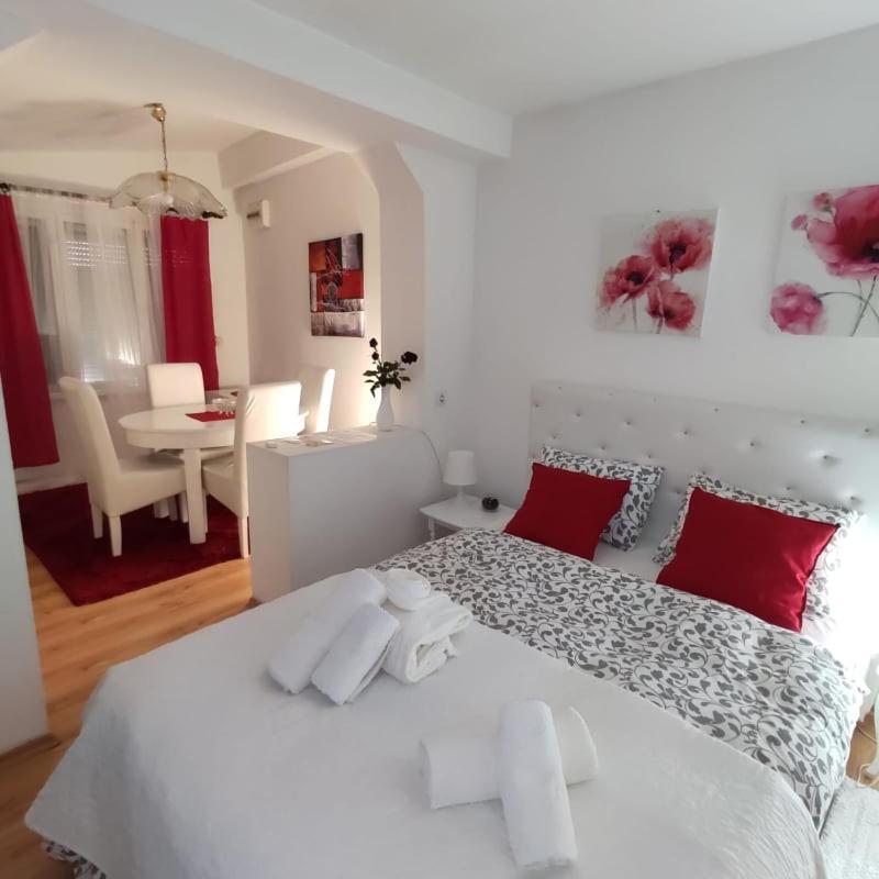 Gardos Apartment Белград Екстериор снимка